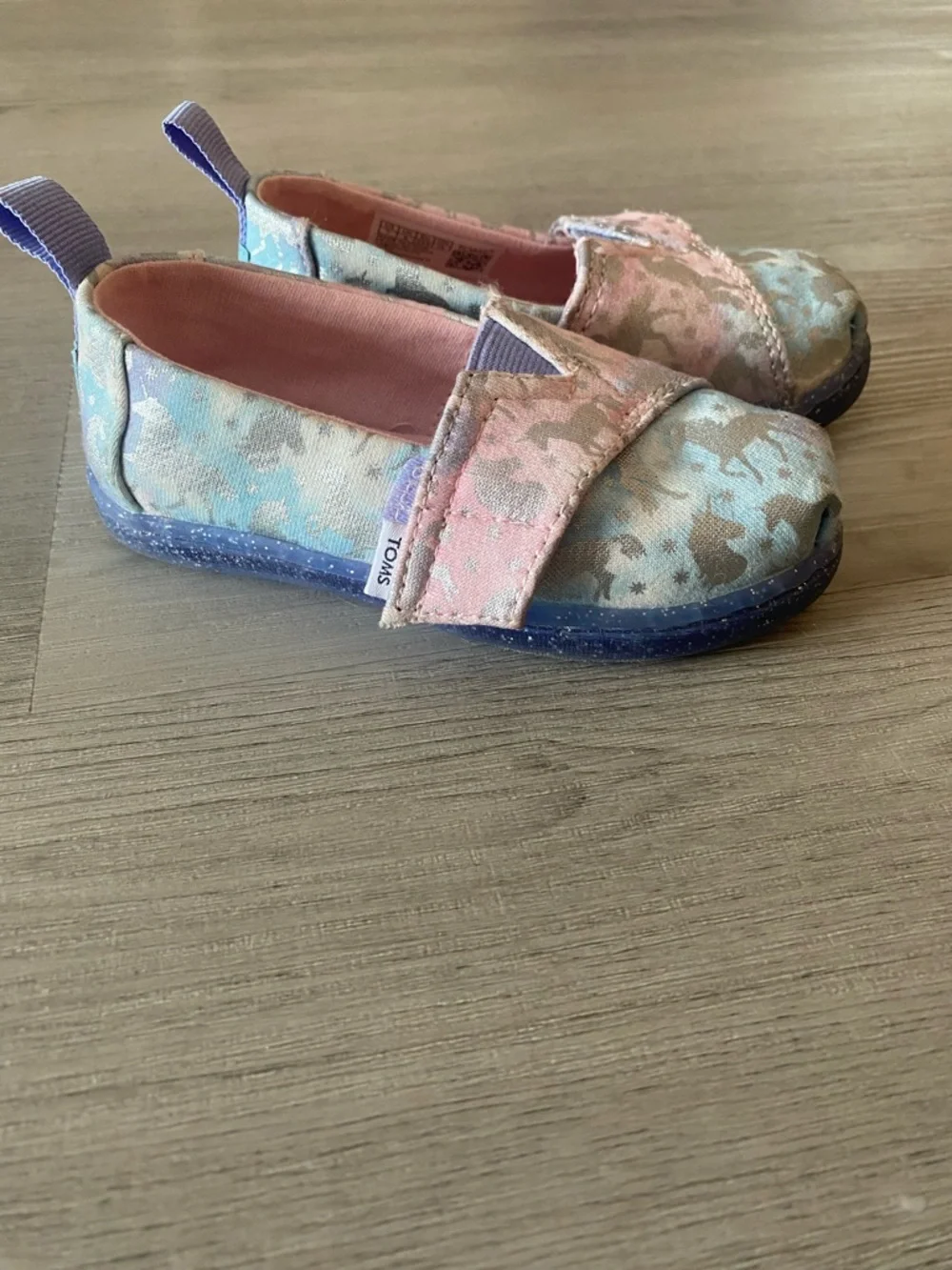 Toms Kids Moccasin Slip-On Shoes in Pink & Light Blue
